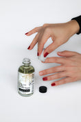 Load image into Gallery viewer, Breathe Easy No Odor Nail Polish Remover with Biotin